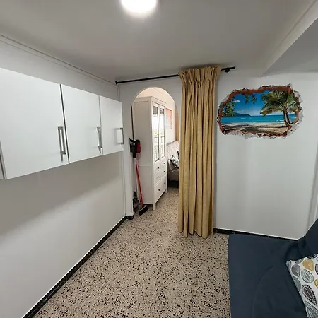 Awaydays - Karina - 1st Sea Line Apartment *