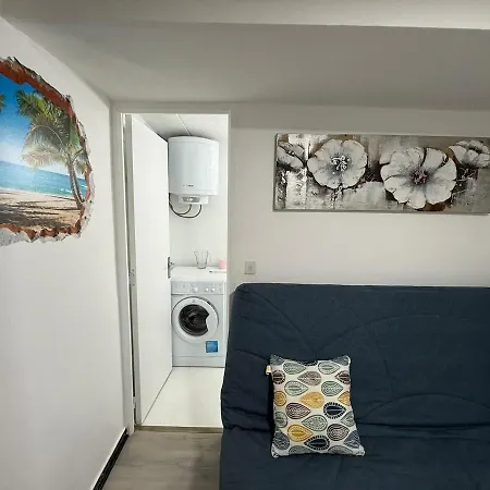 Awaydays - Karina - 1st Sea Line Apartment Empuriabrava
