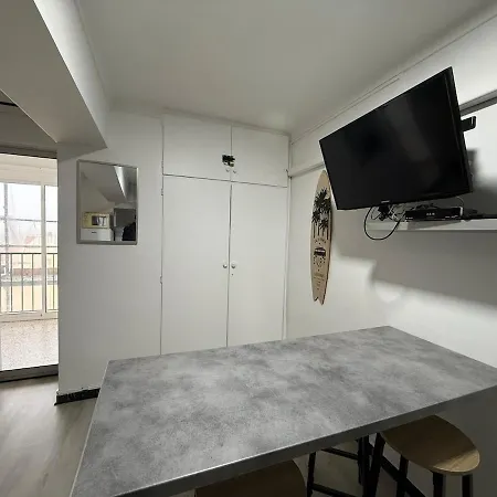 Awaydays - Karina - 1st Sea Line Apartamento