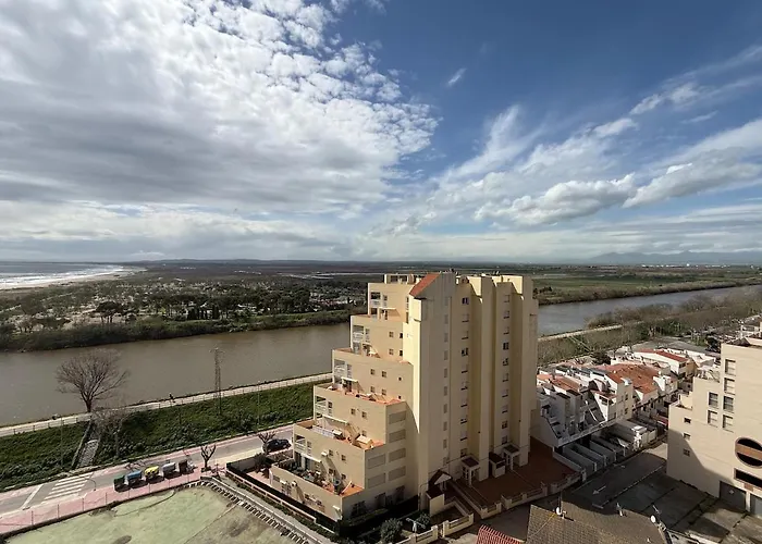 Awaydays - Karina - 1st Sea Line Apartment Empuriabrava