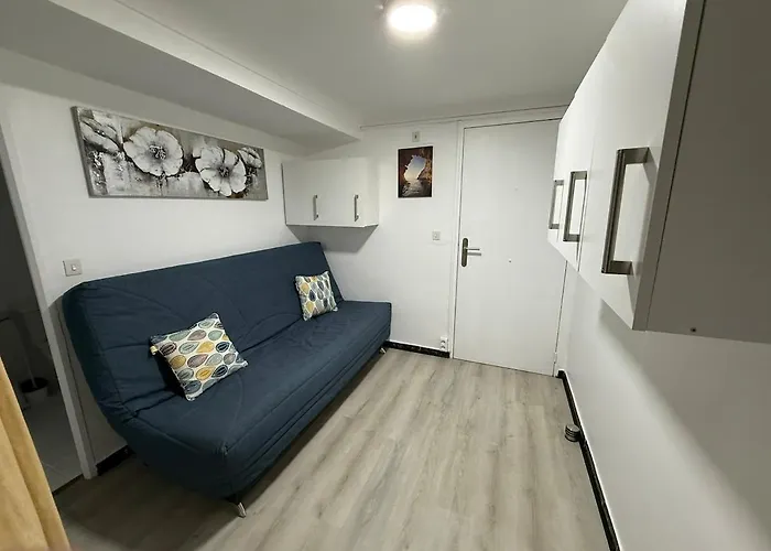 Awaydays - Karina - 1st Sea Line Apartment