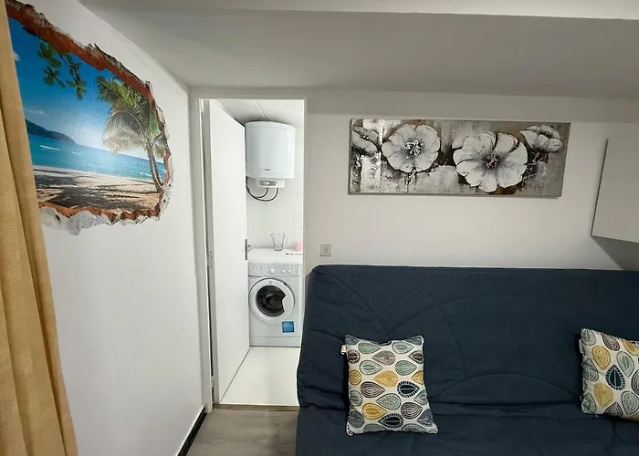 Awaydays - Karina - 1st Sea Line Apartment Empuriabrava